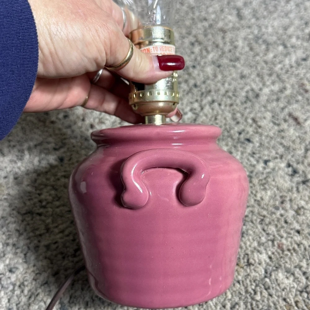 Vintage Mauve Pink Ceramic Accent Country Crock Lamp Blue Flower Basket RARE